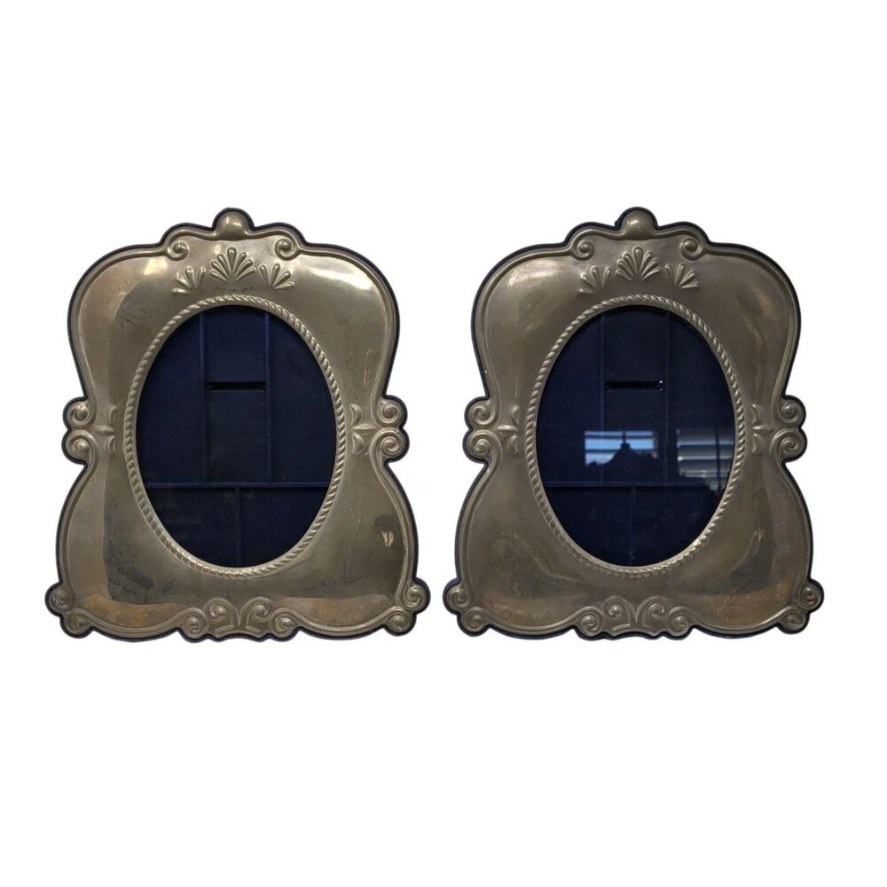 Vtg Ornate Silver-Plated Picture Frames‎ Blue Velvet Easel Back Oval 5"x7" Set